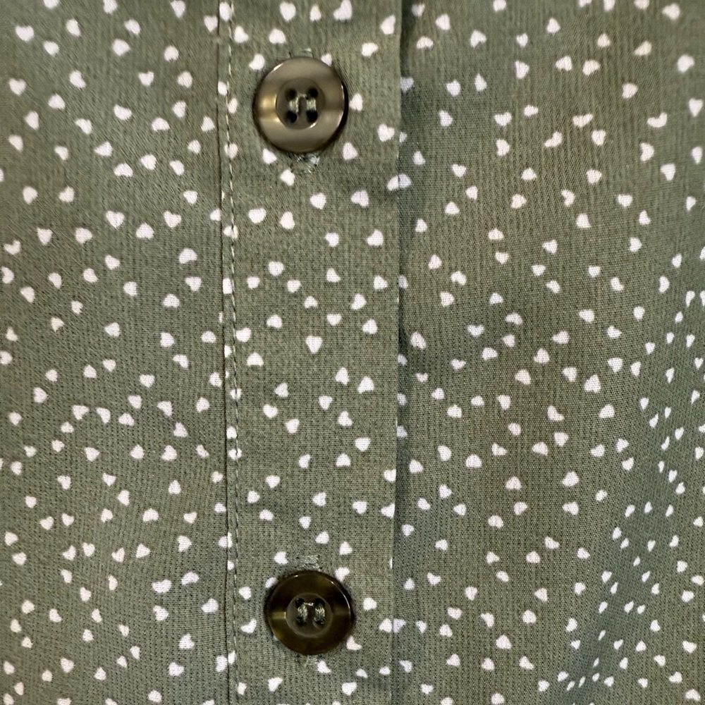 Missguided Dress Heart Print Button Down Shirt Ruffle Cuffs Sage Green Size 12 - Picture 6 of 6